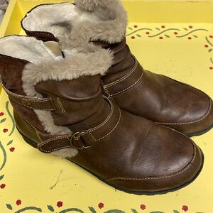 Ladies Brown winter ankle boots